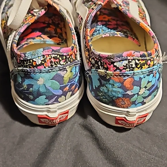 Girls Flower Vans - Picture 4 of 4